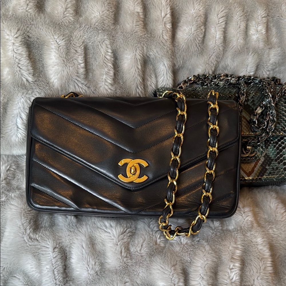 Chanel GHW Lambskin Chevron Bag
